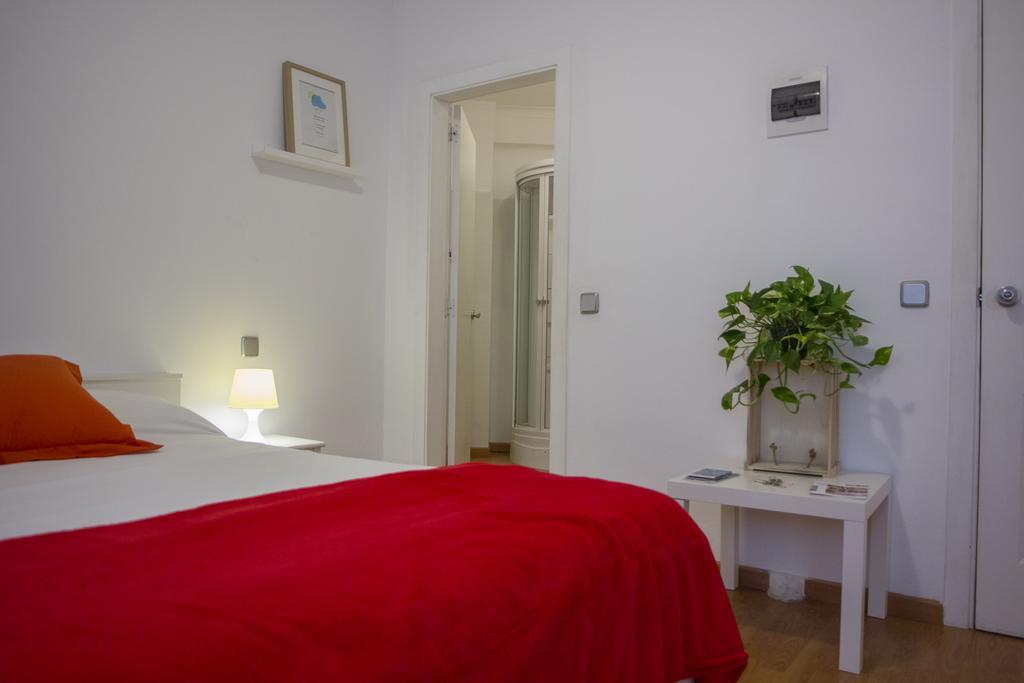 Monrooms Barcelona Room photo